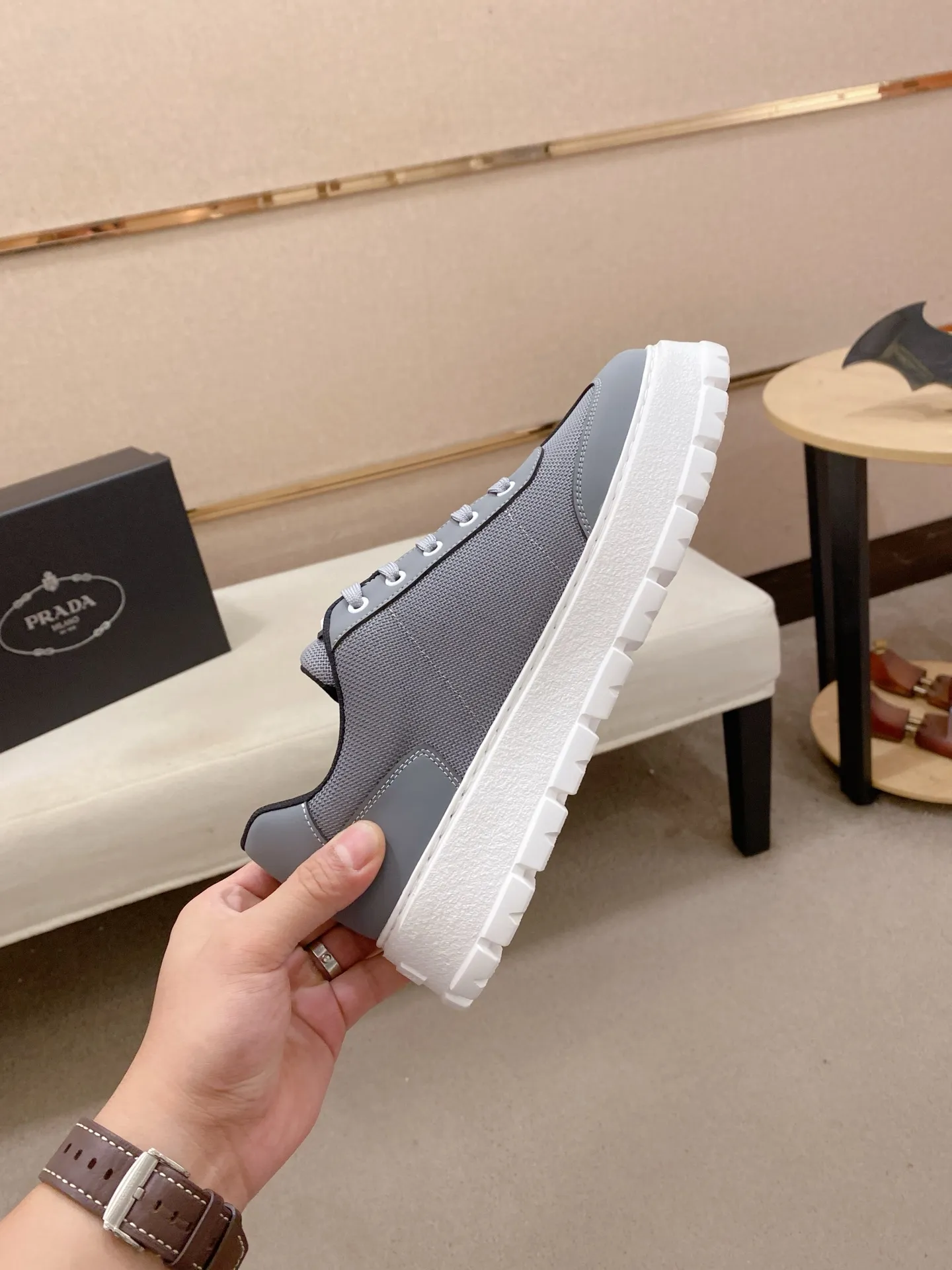 Men's men's shoes💰: 440💰[Prada～Prada] Trendy new styles are on the market. Same style as the official website. Counter quality. Original version. [Strong] [Strong] Imported selected first-layer cowhide. Comfortable and breathable sheepskin lining, fine workmanship, upper layer made of 100% pure cowhide, original last shape, comfortable on the feet, shoe sizes 38 to 44